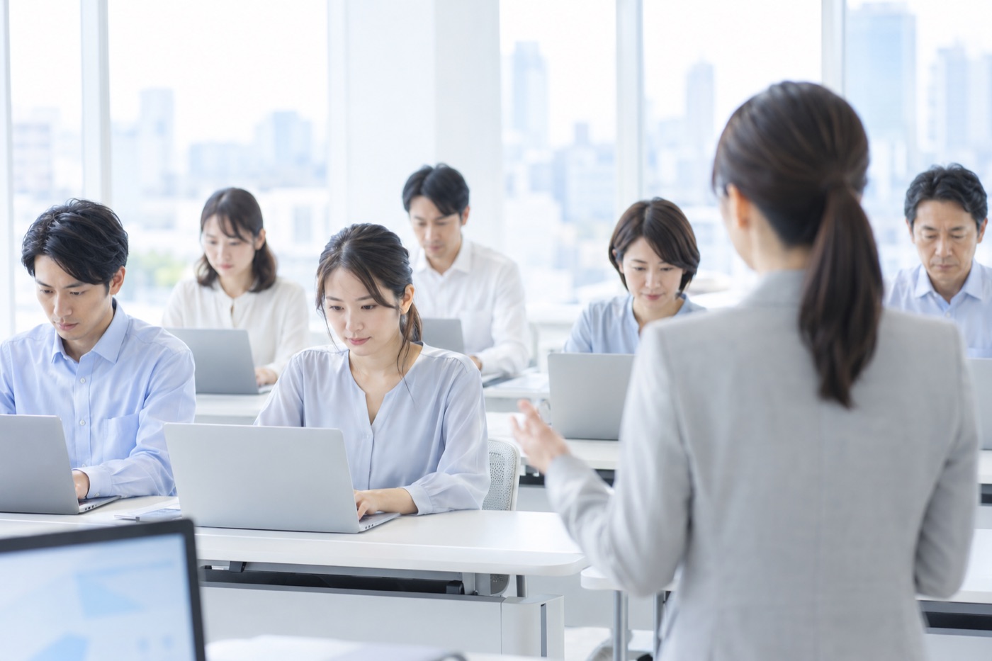 社内研修でツールを使う参加者